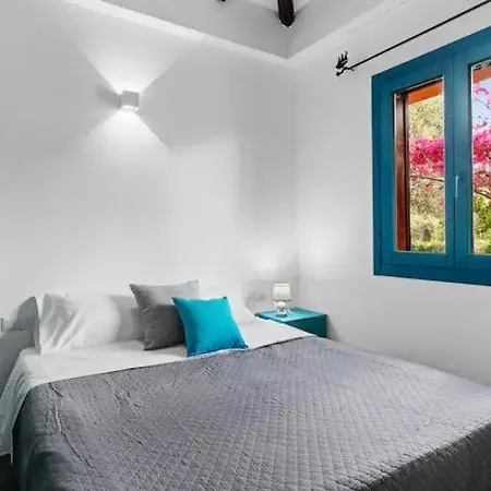 Baja Sardinia بيت للعطل *