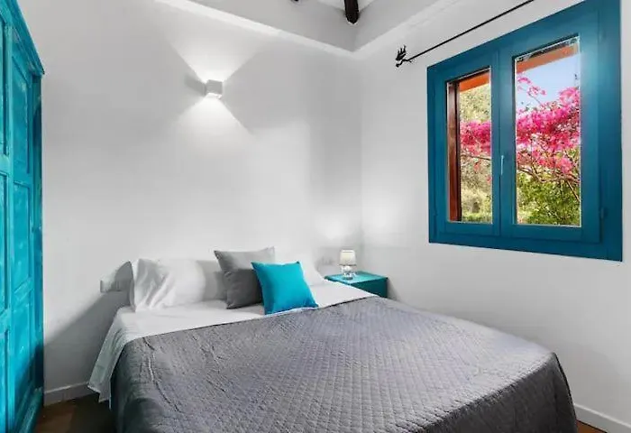 Baja Sardinia Tatil Evi *